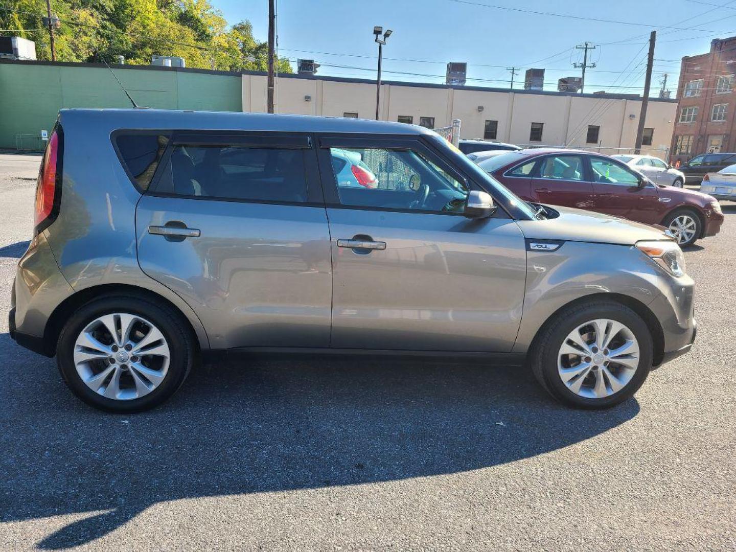 2014 GREEN KIA SOUL + (KNDJP3A54E7) with an 2.0L engine, Automatic transmission, located at 117 North Cameron Street, Harrisburg, PA, 17101, (717) 963-8962, 40.267021, -76.875351 - WE FINANCE!!! Good Credit/ Bad Credit/ No Credit - ALL Trade-Ins Welcomed!!! ***Guaranteed Credit Approval*** APPLY ONLINE or CALL us TODAY ;) Internet Prices and Marketplace Prices are SPECIAL discounted ***CASH DEALS*** Retail Prices are higher. Please call us to discuss your cash and finan - Photo#5