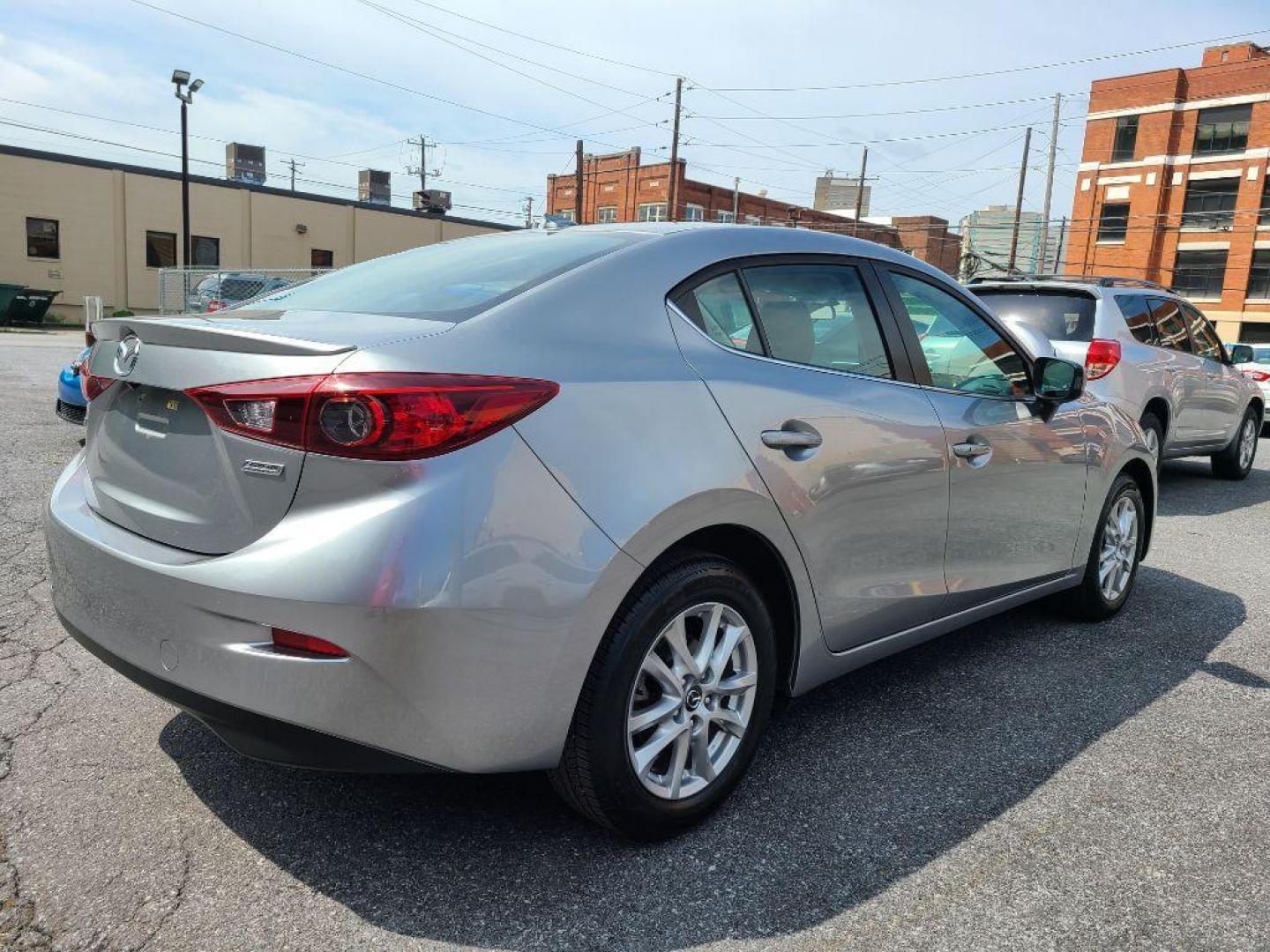 2014 SILVER MAZDA 3 GRAND TOURING (JM1BM1W78E1) with an 2.0L engine, Automatic transmission, located at 7981 Paxton Street, Harrisburg, PA, 17111, (717) 561-2926, 40.261490, -76.749229 - WE FINANCE!!! Good Credit/ Bad Credit/ No Credit - ALL Trade-Ins Welcomed!!! ***Guaranteed Credit Approval*** APPLY ONLINE or CALL us TODAY ;) Internet Prices and Marketplace Prices are SPECIAL discounted ***CASH DEALS*** Retail Prices are higher. Please call us to discuss your cash and finan - Photo#4