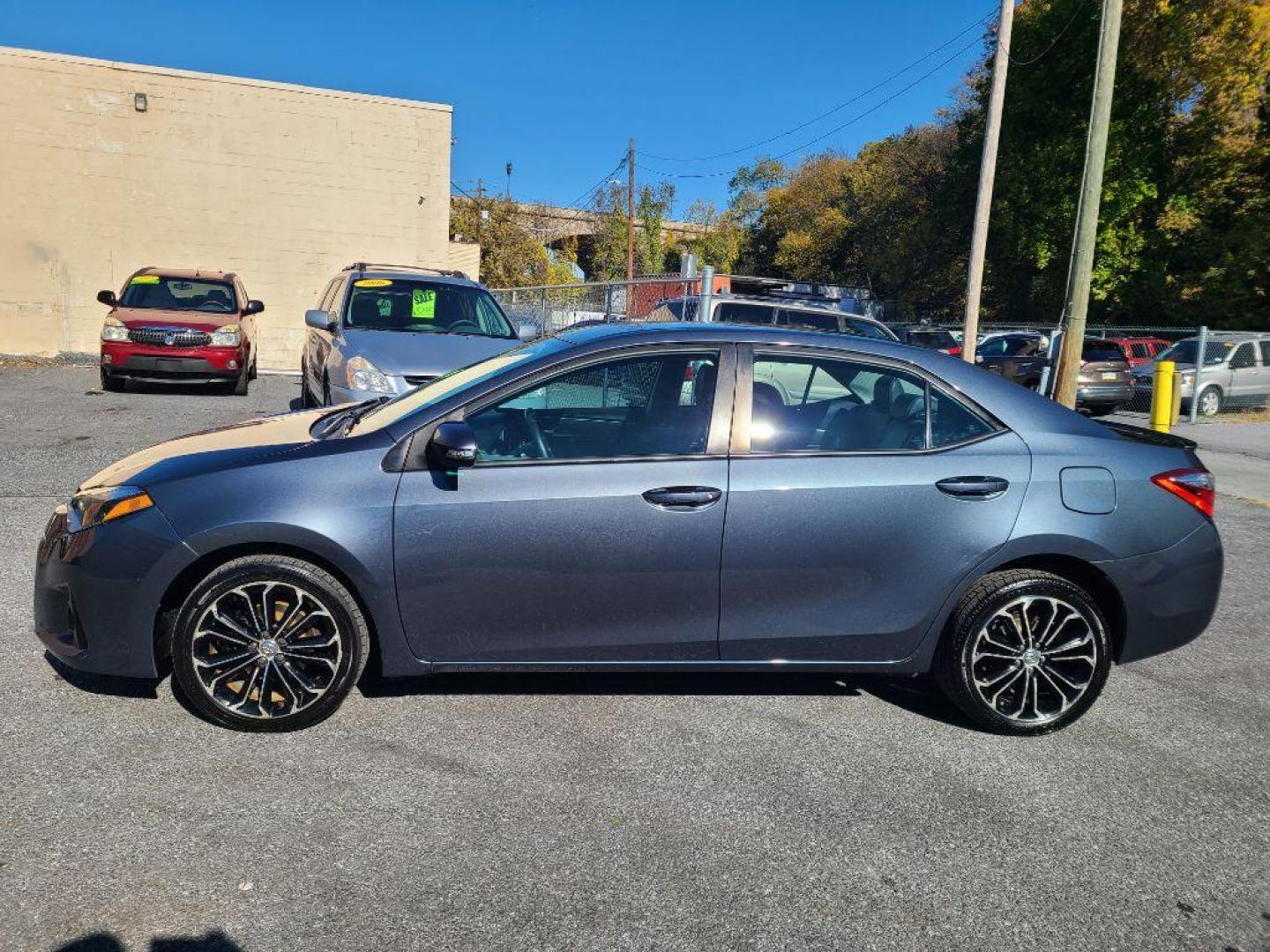 2014 GRAY TOYOTA COROLLA S (2T1BURHE8EC) with an 1.8L engine, Automatic transmission, located at 117 North Cameron Street, Harrisburg, PA, 17101, (717) 963-8962, 40.267021, -76.875351 - WE FINANCE!!! Good Credit/ Bad Credit/ No Credit - ALL Trade-Ins Welcomed!!! ***Guaranteed Credit Approval*** APPLY ONLINE or CALL us TODAY ;) Internet Prices and Marketplace Prices are SPECIAL discounted ***CASH DEALS*** Retail Prices are higher. Please call us to discuss your cash and finan - Photo#1