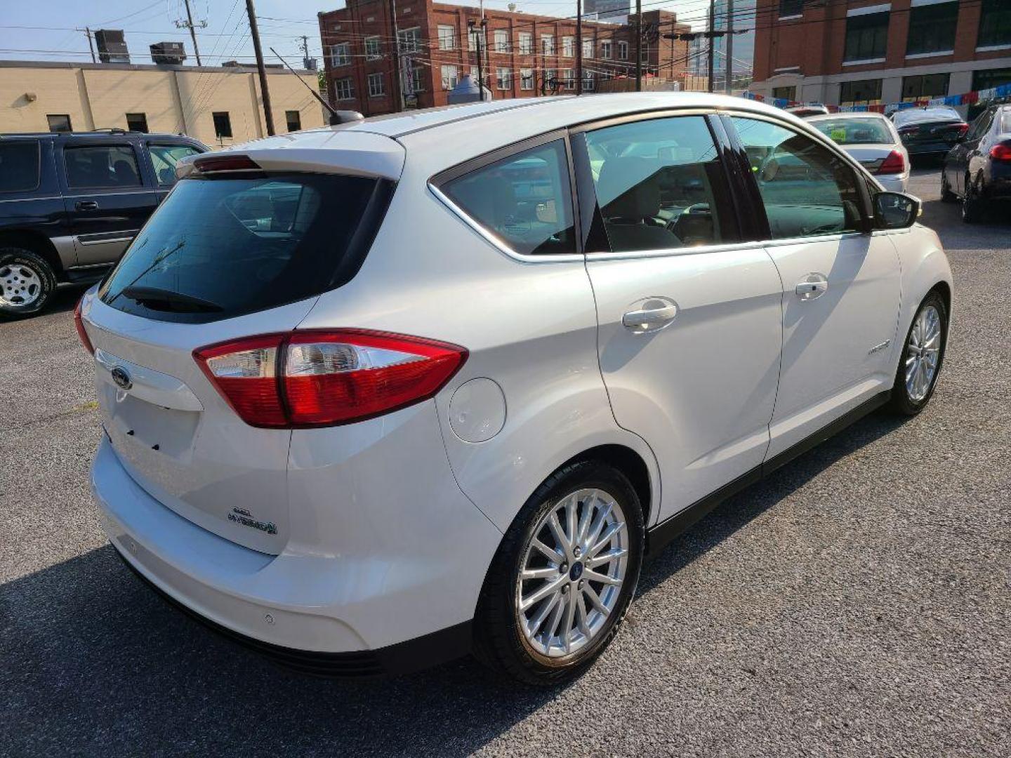 2015 WHITE FORD C-MAX SEL (1FADP5BU6FL) with an 2.0L engine, Continuously Variable transmission, located at 7981 Paxton Street, Harrisburg, PA, 17111, (717) 561-2926, 40.261490, -76.749229 - WE FINANCE!!! Good Credit/ Bad Credit/ No Credit - ALL Trade-Ins Welcomed!!! ***Guaranteed Credit Approval*** APPLY ONLINE or CALL us TODAY ;) Internet Prices and Marketplace Prices are SPECIAL discounted ***CASH DEALS*** Retail Prices are higher. Please call us to discuss your cash and finan - Photo#4