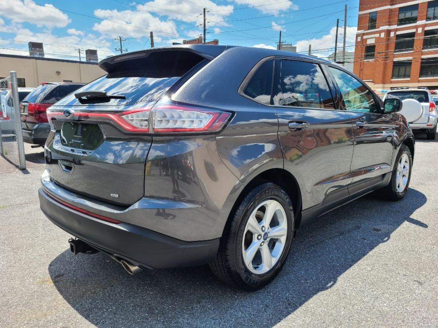 2015 GRAY FORD EDGE SE (2FMTK4G83FB) with an 3.5L engine, Automatic transmission, located at 7981 Paxton Street, Harrisburg, PA, 17111, (717) 561-2926, 40.261490, -76.749229 - WE FINANCE!!! Good Credit/ Bad Credit/ No Credit - ALL Trade-Ins Welcomed!!! ***Guaranteed Credit Approval*** APPLY ONLINE or CALL us TODAY ;) Internet Prices and Marketplace Prices are SPECIAL discounted ***CASH DEALS*** Retail Prices are higher. Please call us to discuss your cash and finan - Photo#4