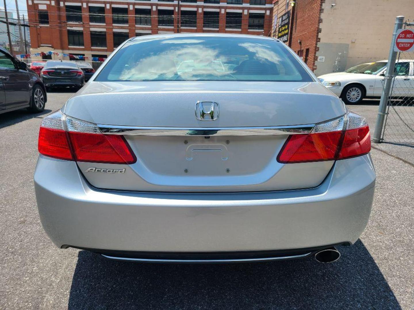 2015 SILVER HONDA ACCORD LX (1HGCR2F33FA) with an 2.4L engine, Continuously Variable transmission, located at 117 North Cameron Street, Harrisburg, PA, 17101, (717) 963-8962, 40.267021, -76.875351 - WE FINANCE!!! Good Credit/ Bad Credit/ No Credit - ALL Trade-Ins Welcomed!!! ***Guaranteed Credit Approval*** APPLY ONLINE or CALL us TODAY ;) Internet Prices and Marketplace Prices are SPECIAL discounted ***CASH DEALS*** Retail Prices are higher. Please call us to discuss your cash and finan - Photo#3