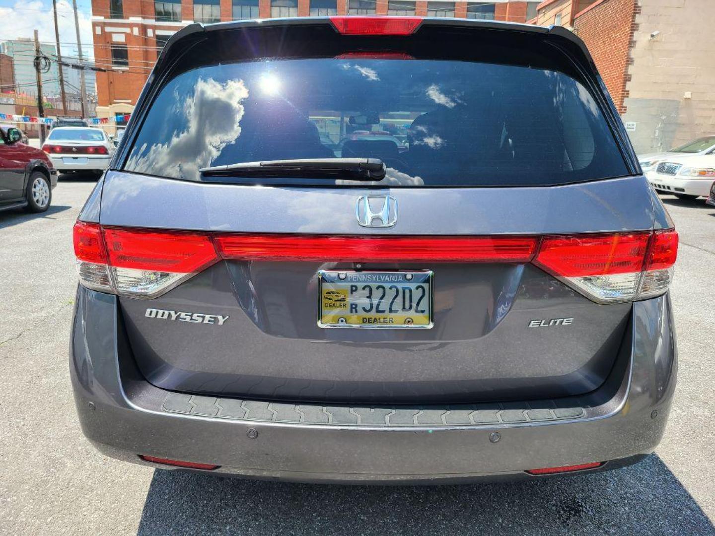 2015 GRAY HONDA ODYSSEY TOURING (5FNRL5H91FB) with an 3.5L engine, Automatic transmission, located at 7981 Paxton Street, Harrisburg, PA, 17111, (717) 561-2926, 40.261490, -76.749229 - WE FINANCE!!! Good Credit/ Bad Credit/ No Credit - ALL Trade-Ins Welcomed!!! ***Guaranteed Credit Approval*** APPLY ONLINE or CALL us TODAY ;) Internet Prices and Marketplace Prices are SPECIAL discounted ***CASH DEALS*** Retail Prices are higher. Please call us to discuss your cash and finan - Photo#3