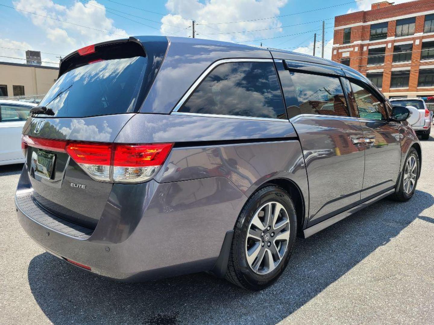 2015 GRAY HONDA ODYSSEY TOURING (5FNRL5H91FB) with an 3.5L engine, Automatic transmission, located at 7981 Paxton Street, Harrisburg, PA, 17111, (717) 561-2926, 40.261490, -76.749229 - WE FINANCE!!! Good Credit/ Bad Credit/ No Credit - ALL Trade-Ins Welcomed!!! ***Guaranteed Credit Approval*** APPLY ONLINE or CALL us TODAY ;) Internet Prices and Marketplace Prices are SPECIAL discounted ***CASH DEALS*** Retail Prices are higher. Please call us to discuss your cash and finan - Photo#4