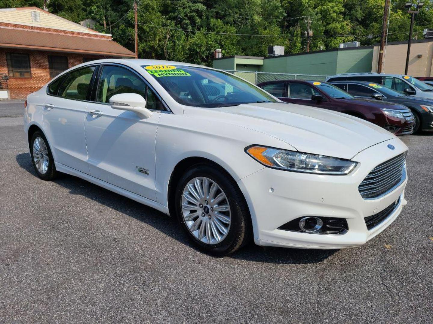 2016 WHITE FORD FUSION SE PHEV (3FA6P0PU6GR) with an 2.0L engine, Continuously Variable transmission, located at 7981 Paxton Street, Harrisburg, PA, 17111, (717) 561-2926, 40.261490, -76.749229 - WE FINANCE!!! Good Credit/ Bad Credit/ No Credit - ALL Trade-Ins Welcomed!!! ***Guaranteed Credit Approval*** APPLY ONLINE or CALL us TODAY ;) Internet Prices and Marketplace Prices are SPECIAL discounted ***CASH DEALS*** Retail Prices are higher. Please call us to discuss your cash and finan - Photo#6