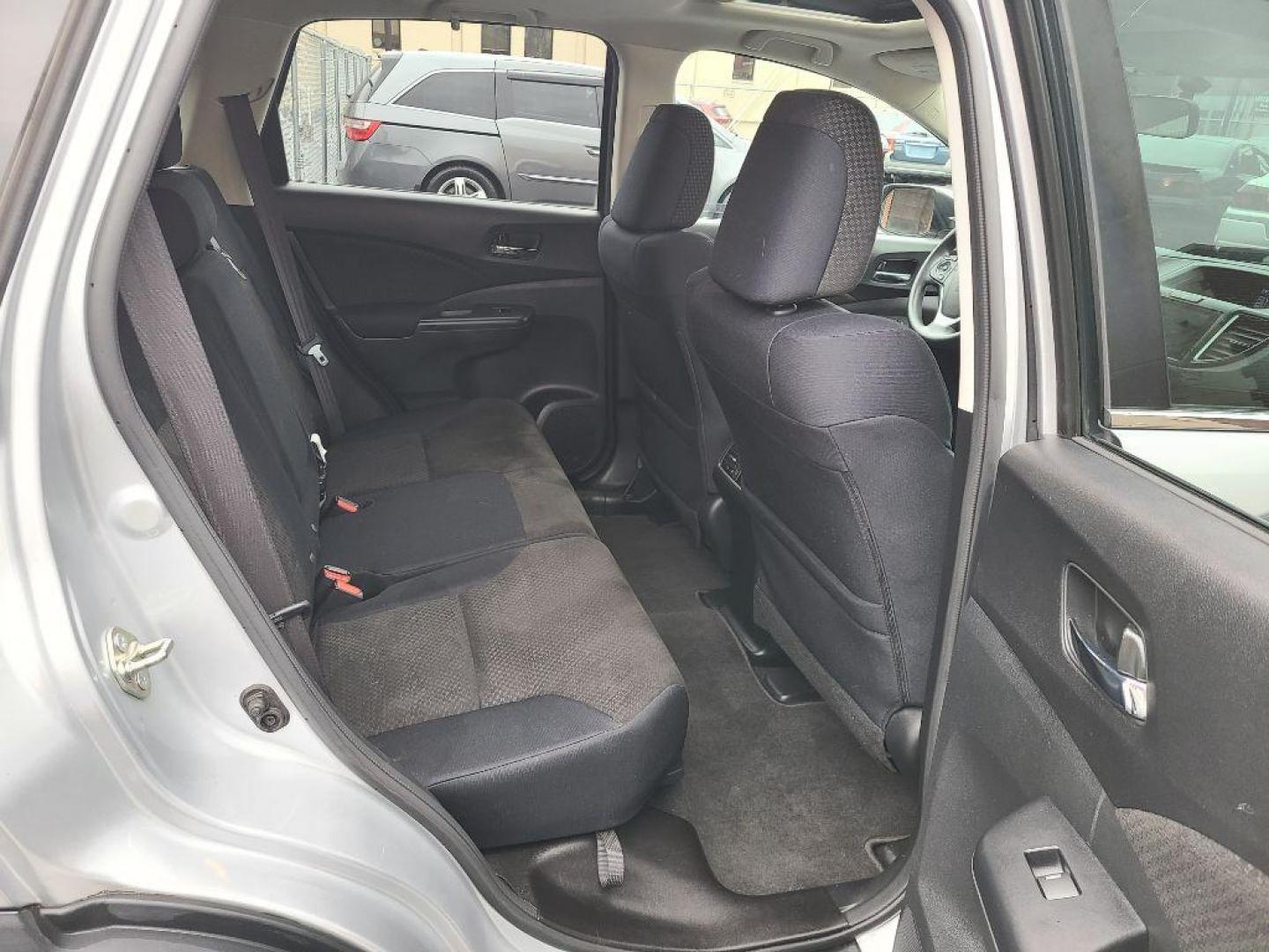 2016 SILVER HONDA CR-V EX (2HKRM4H55GH) with an 2.4L engine, Continuously Variable transmission, located at 117 North Cameron Street, Harrisburg, PA, 17101, (717) 963-8962, 40.267021, -76.875351 - WE FINANCE!!! Good Credit/ Bad Credit/ No Credit - ALL Trade-Ins Welcomed!!! ***Guaranteed Credit Approval*** APPLY ONLINE or CALL us TODAY ;) Internet Prices and Marketplace Prices are SPECIAL discounted ***CASH DEALS*** Retail Prices are higher. Please call us to discuss your cash and finan - Photo#11