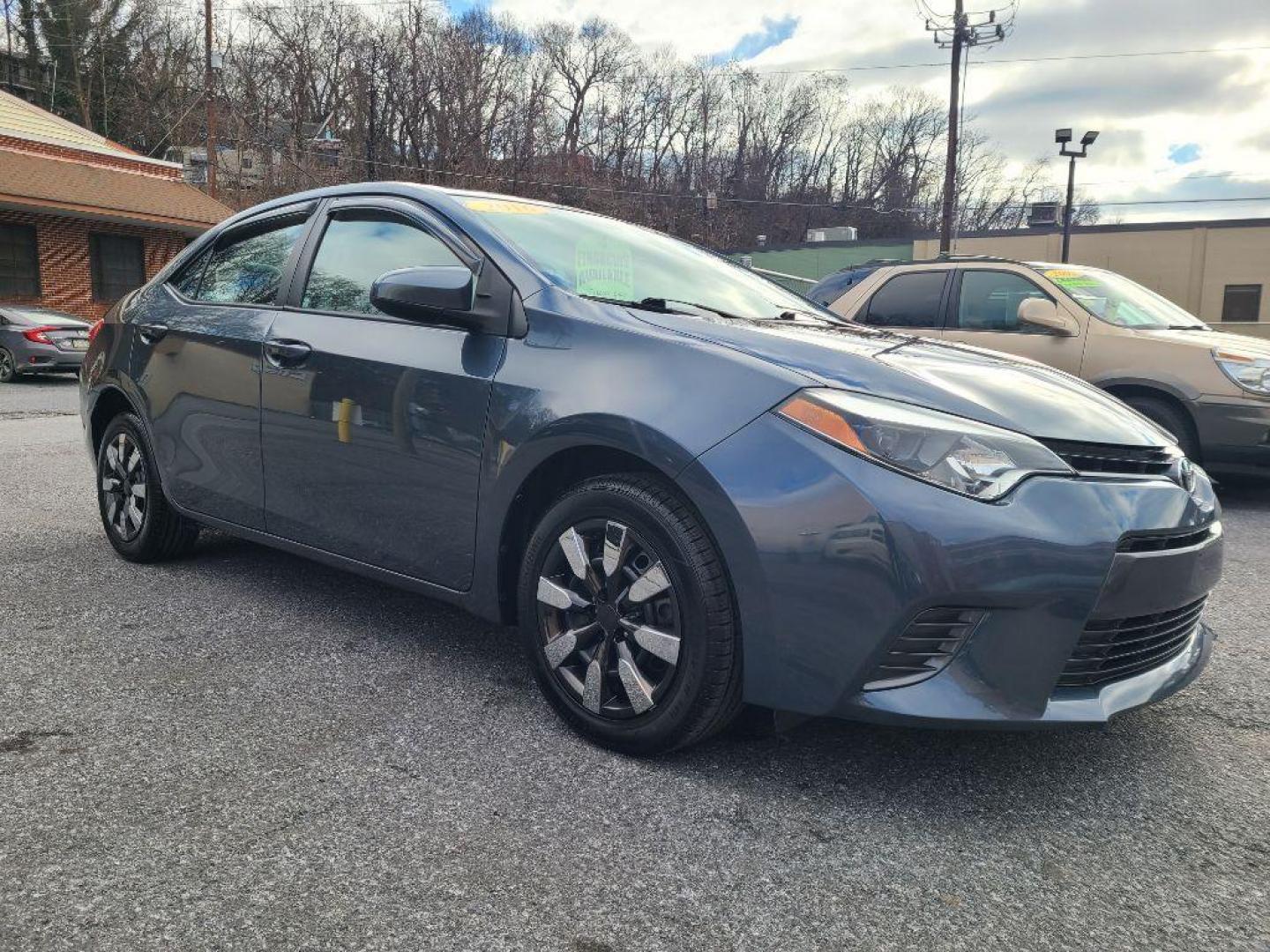 2016 GRAY TOYOTA COROLLA LE (2T1BURHE3GC) with an 1.8L engine, Automatic transmission, located at 7981 Paxton Street, Harrisburg, PA, 17111, (717) 561-2926, 40.261490, -76.749229 - Photo#6