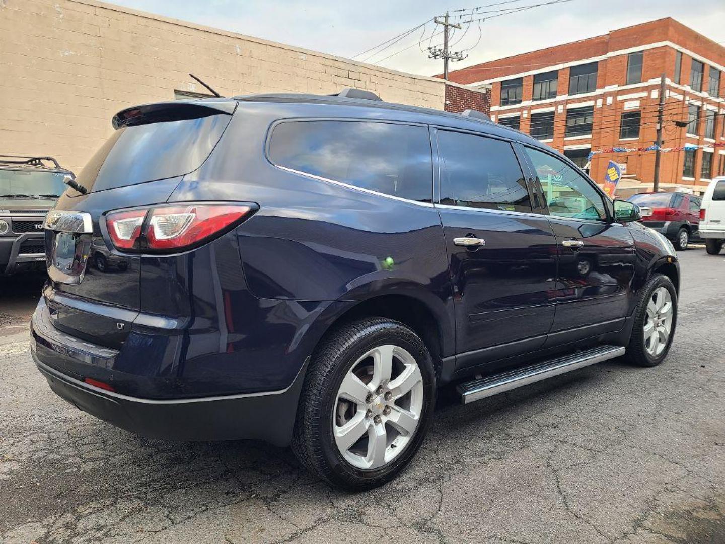 2017 BLUE CHEVROLET TRAVERSE LT (1GNKVGKD4HJ) with an 3.6L engine, Automatic transmission, located at 7981 Paxton Street, Harrisburg, PA, 17111, (717) 561-2926, 40.261490, -76.749229 - WE FINANCE!!! Good Credit/ Bad Credit/ No Credit - ALL Trade-Ins Welcomed!!! ***Guaranteed Credit Approval*** APPLY ONLINE or CALL us TODAY ;) Internet Prices and Marketplace Prices are SPECIAL discounted ***CASH DEALS*** Retail Prices are higher. Please call us to discuss your cash and finan - Photo#4