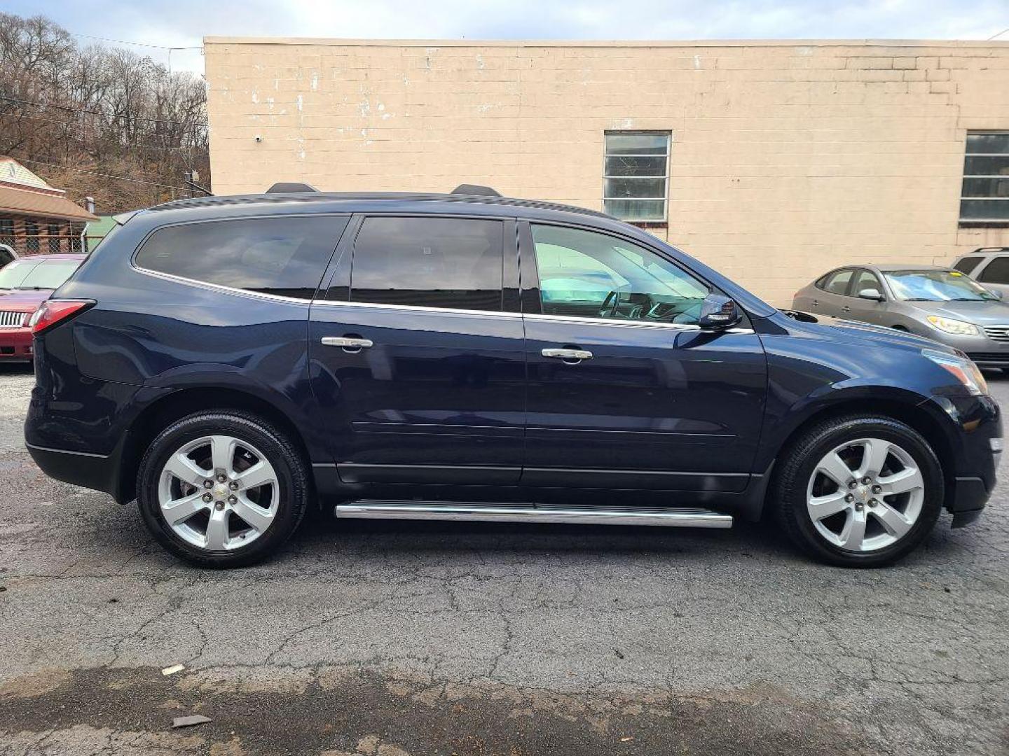 2017 BLUE CHEVROLET TRAVERSE LT (1GNKVGKD4HJ) with an 3.6L engine, Automatic transmission, located at 7981 Paxton Street, Harrisburg, PA, 17111, (717) 561-2926, 40.261490, -76.749229 - WE FINANCE!!! Good Credit/ Bad Credit/ No Credit - ALL Trade-Ins Welcomed!!! ***Guaranteed Credit Approval*** APPLY ONLINE or CALL us TODAY ;) Internet Prices and Marketplace Prices are SPECIAL discounted ***CASH DEALS*** Retail Prices are higher. Please call us to discuss your cash and finan - Photo#5