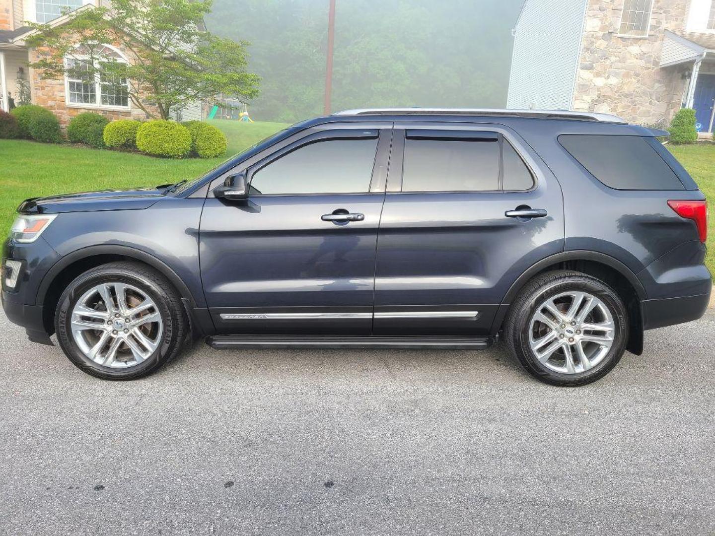 2017 BLUE FORD EXPLORER XLT (1FM5K8D88HG) with an 3.5L engine, Automatic transmission, located at 117 North Cameron Street, Harrisburg, PA, 17101, (717) 963-8962, 40.267021, -76.875351 - WE FINANCE!!! Good Credit/ Bad Credit/ No Credit - ALL Trade-Ins Welcomed!!! ***Guaranteed Credit Approval*** APPLY ONLINE or CALL us TODAY ;) Internet Prices and Marketplace Prices are SPECIAL discounted ***CASH DEALS*** Retail Prices are higher. Please call us to discuss your cash and finan - Photo#1