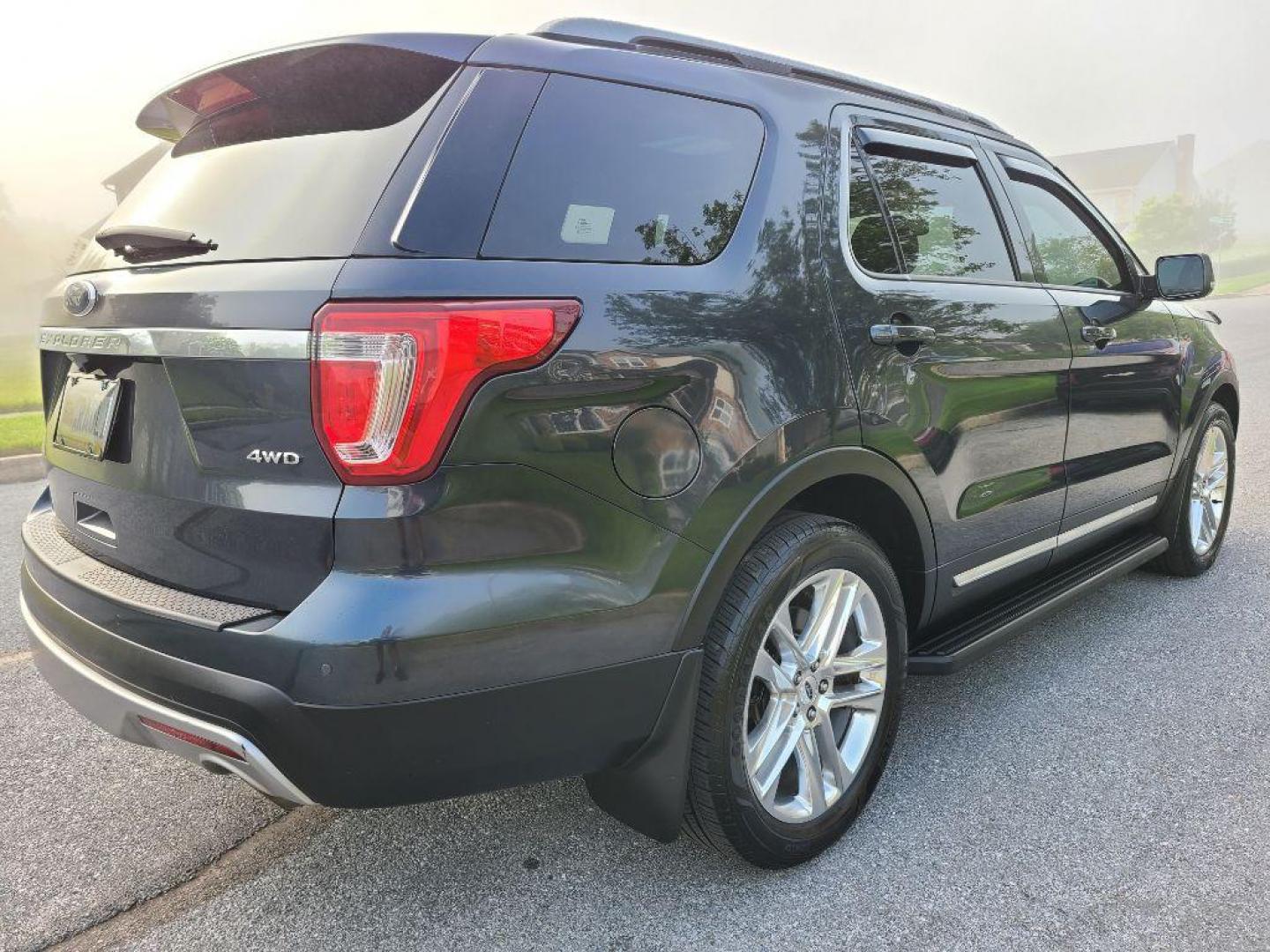 2017 BLUE FORD EXPLORER XLT (1FM5K8D88HG) with an 3.5L engine, Automatic transmission, located at 117 North Cameron Street, Harrisburg, PA, 17101, (717) 963-8962, 40.267021, -76.875351 - WE FINANCE!!! Good Credit/ Bad Credit/ No Credit - ALL Trade-Ins Welcomed!!! ***Guaranteed Credit Approval*** APPLY ONLINE or CALL us TODAY ;) Internet Prices and Marketplace Prices are SPECIAL discounted ***CASH DEALS*** Retail Prices are higher. Please call us to discuss your cash and finan - Photo#4