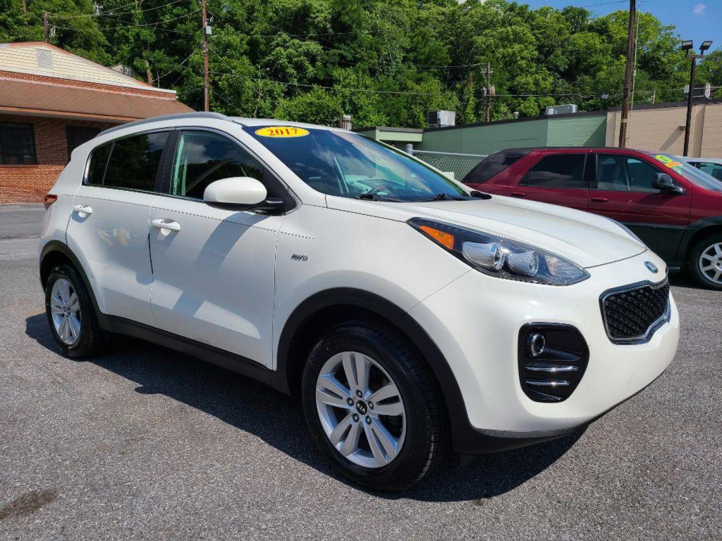 2017 WHITE KIA SPORTAGE LX (KNDPMCAC8H7) with an 2.4L engine, Automatic transmission, located at 117 North Cameron Street, Harrisburg, PA, 17101, (717) 963-8962, 40.267021, -76.875351 - WE FINANCE!!! Good Credit/ Bad Credit/ No Credit - ALL Trade-Ins Welcomed!!! ***Guaranteed Credit Approval*** APPLY ONLINE or CALL us TODAY ;) Internet Prices and Marketplace Prices are SPECIAL discounted ***CASH DEALS*** Retail Prices are higher. Please call us to discuss your cash and finan - Photo#6