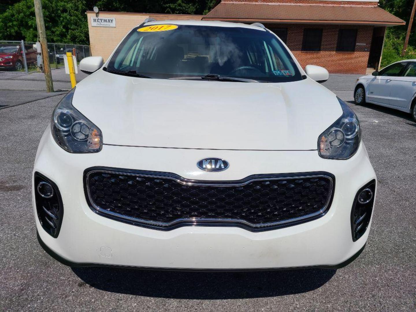 2017 WHITE KIA SPORTAGE LX (KNDPMCAC8H7) with an 2.4L engine, Automatic transmission, located at 117 North Cameron Street, Harrisburg, PA, 17101, (717) 963-8962, 40.267021, -76.875351 - WE FINANCE!!! Good Credit/ Bad Credit/ No Credit - ALL Trade-Ins Welcomed!!! ***Guaranteed Credit Approval*** APPLY ONLINE or CALL us TODAY ;) Internet Prices and Marketplace Prices are SPECIAL discounted ***CASH DEALS*** Retail Prices are higher. Please call us to discuss your cash and finan - Photo#7