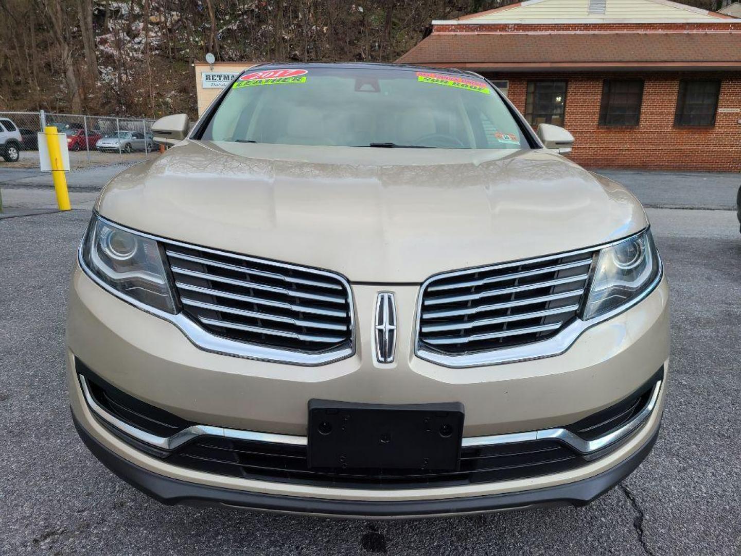 2017 BEIGE LINCOLN MKX RESERVE (2LMPJ8LR5HB) with an 3.7L engine, Automatic transmission, located at 117 North Cameron Street, Harrisburg, PA, 17101, (717) 963-8962, 40.267021, -76.875351 - WE FINANCE!!! Good Credit/ Bad Credit/ No Credit - ALL Trade-Ins Welcomed!!! ***Guaranteed Credit Approval*** APPLY ONLINE or CALL us TODAY ;) Internet Prices and Marketplace Prices are SPECIAL discounted ***CASH DEALS*** Retail Prices are higher. Please call us to discuss your cash and finan - Photo#7