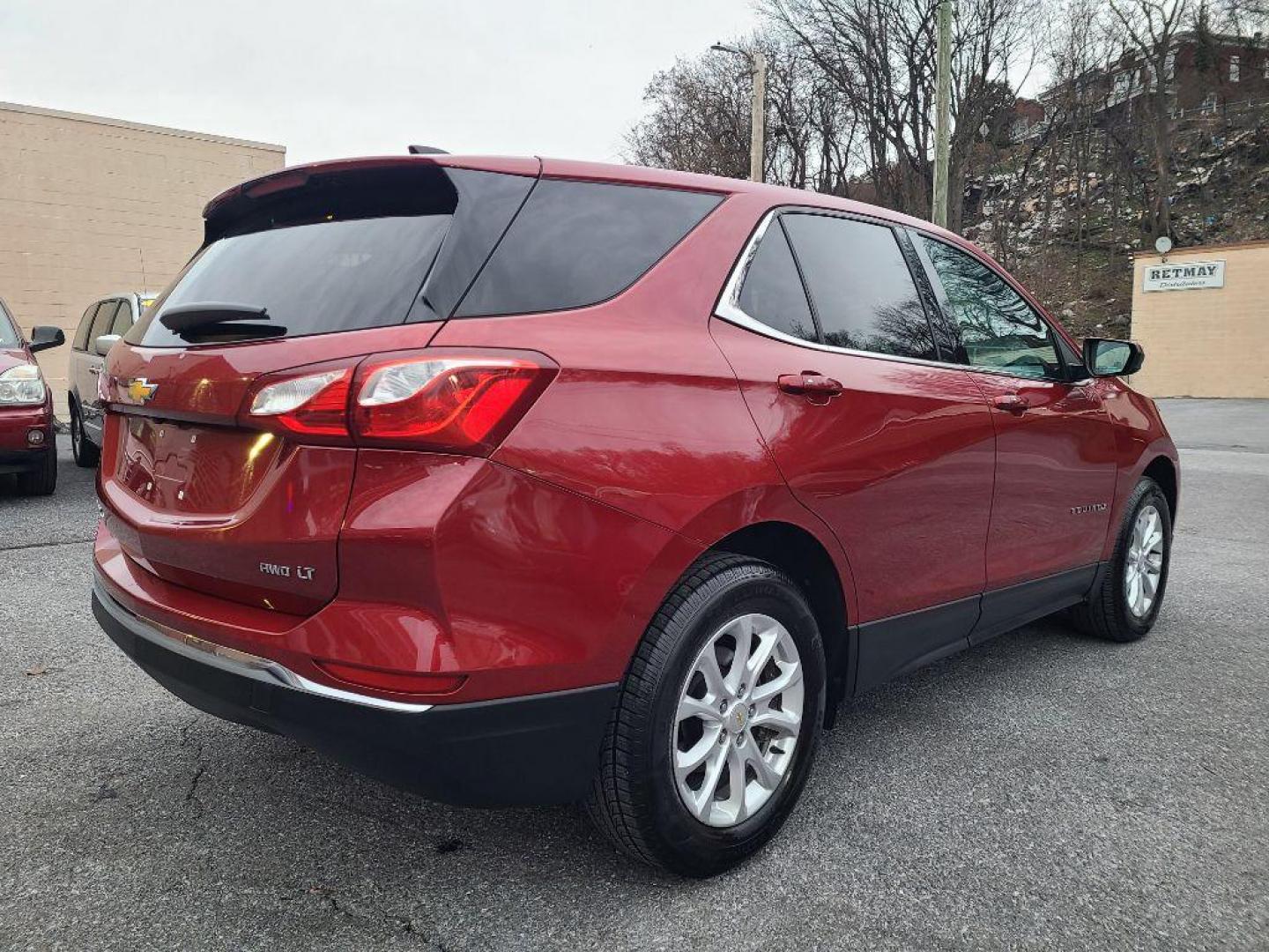 2018 RED CHEVROLET EQUINOX LT (2GNAXSEV2J6) with an 1.5L engine, Automatic transmission, located at 117 North Cameron Street, Harrisburg, PA, 17101, (717) 963-8962, 40.267021, -76.875351 - WE FINANCE!!! Good Credit/ Bad Credit/ No Credit - ALL Trade-Ins Welcomed!!! ***Guaranteed Credit Approval*** APPLY ONLINE or CALL us TODAY ;) Internet Prices and Marketplace Prices are SPECIAL discounted ***CASH DEALS*** Retail Prices are higher. Please call us to discuss your cash and finan - Photo#4