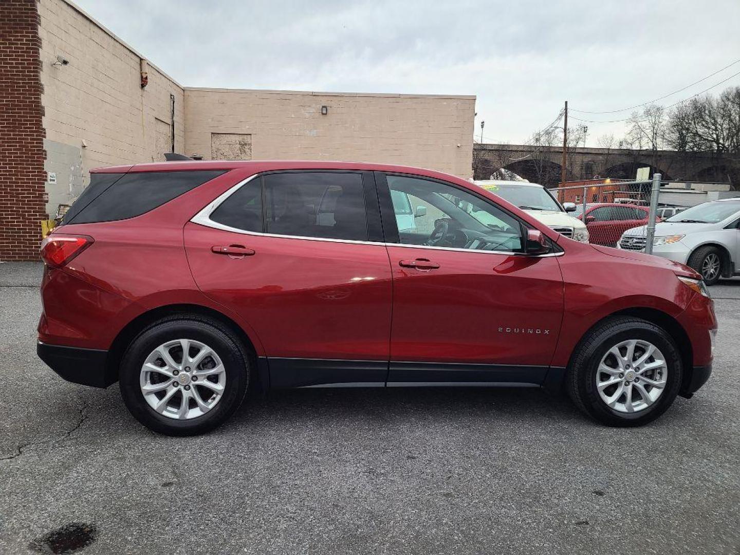 2018 RED CHEVROLET EQUINOX LT (2GNAXSEV2J6) with an 1.5L engine, Automatic transmission, located at 117 North Cameron Street, Harrisburg, PA, 17101, (717) 963-8962, 40.267021, -76.875351 - WE FINANCE!!! Good Credit/ Bad Credit/ No Credit - ALL Trade-Ins Welcomed!!! ***Guaranteed Credit Approval*** APPLY ONLINE or CALL us TODAY ;) Internet Prices and Marketplace Prices are SPECIAL discounted ***CASH DEALS*** Retail Prices are higher. Please call us to discuss your cash and finan - Photo#5