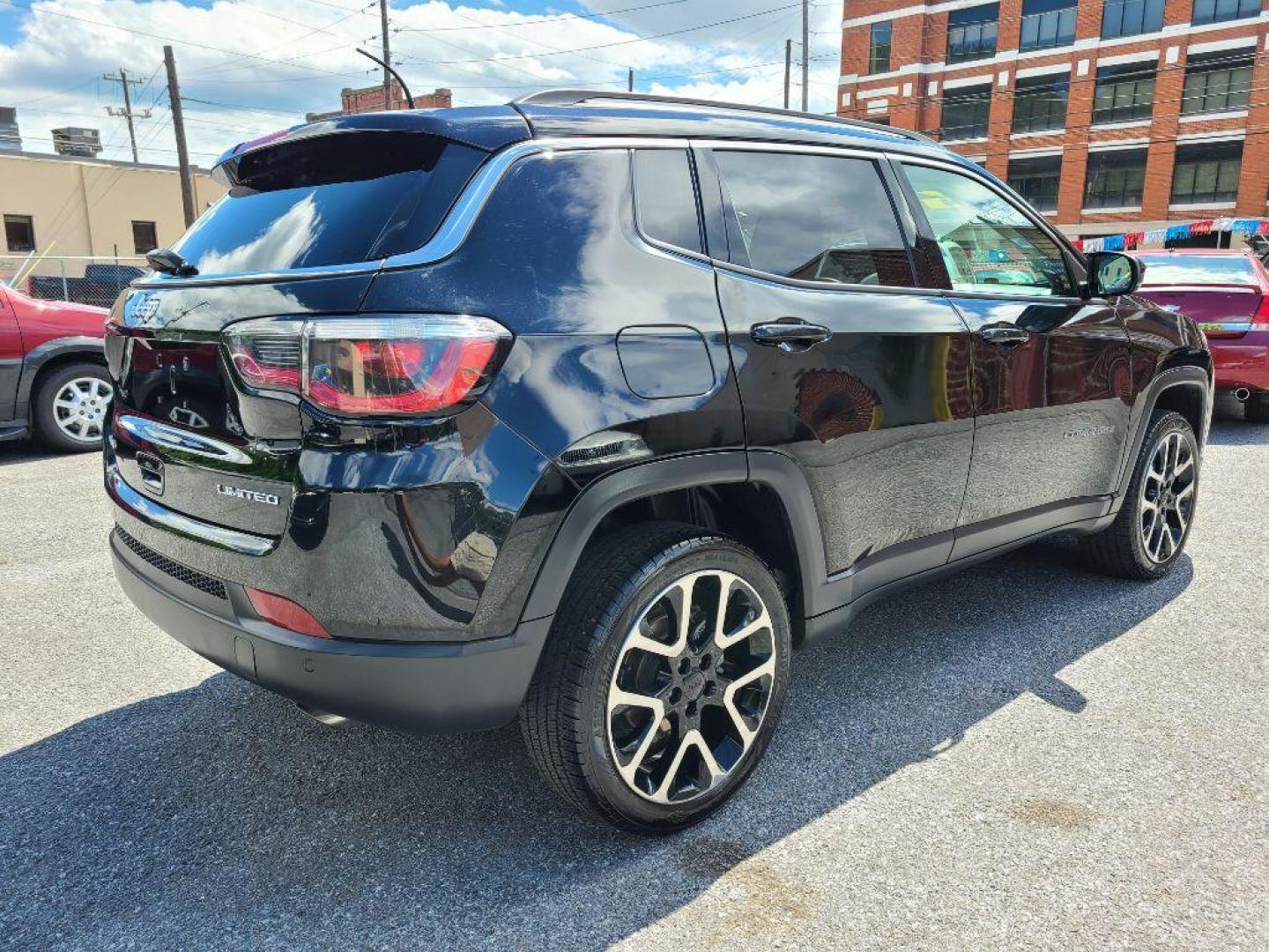 2018 BLACK JEEP COMPASS LIMITED (3C4NJDCB8JT) with an 2.4L engine, Automatic transmission, located at 7981 Paxton Street, Harrisburg, PA, 17111, (717) 561-2926, 40.261490, -76.749229 - WE FINANCE!!! Good Credit/ Bad Credit/ No Credit - ALL Trade-Ins Welcomed!!! ***Guaranteed Credit Approval*** APPLY ONLINE or CALL us TODAY ;) Internet Prices and Marketplace Prices are SPECIAL discounted ***CASH DEALS*** Retail Prices are higher. Please call us to discuss your cash and finan - Photo#4