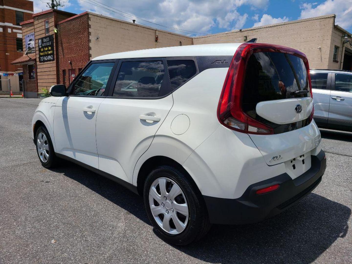 2020 WHITE KIA SOUL LX (KNDJ23AU3L7) with an 2.0L engine, Automatic transmission, located at 7981 Paxton Street, Harrisburg, PA, 17111, (717) 561-2926, 40.261490, -76.749229 - WE FINANCE!!! Good Credit/ Bad Credit/ No Credit - ALL Trade-Ins Welcomed!!! ***Guaranteed Credit Approval*** APPLY ONLINE or CALL us TODAY ;) Internet Prices and Marketplace Prices are SPECIAL discounted ***CASH DEALS*** Retail Prices are higher. Please call us to discuss your cash and finan - Photo#2