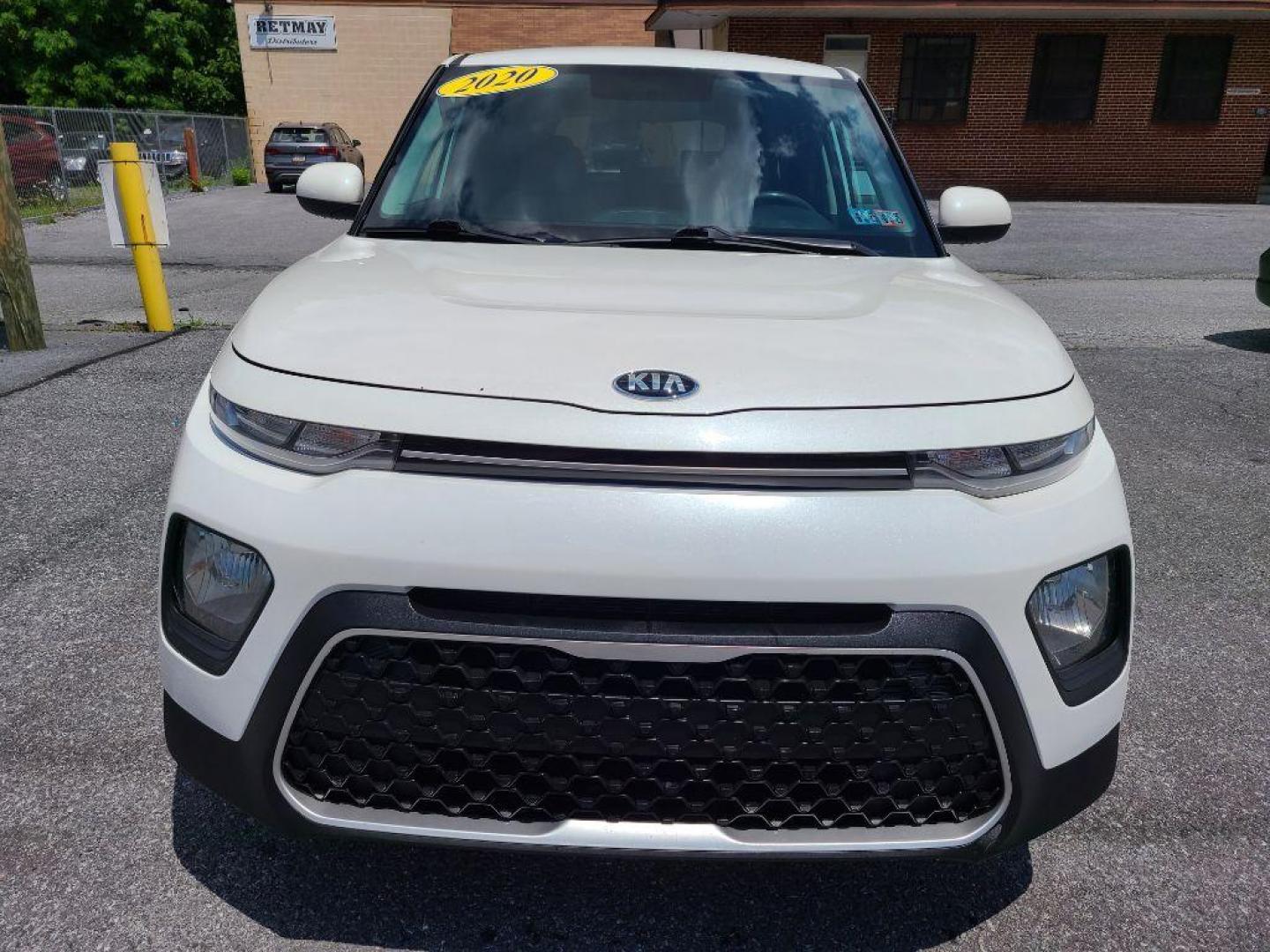 2020 WHITE KIA SOUL LX (KNDJ23AU3L7) with an 2.0L engine, Automatic transmission, located at 7981 Paxton Street, Harrisburg, PA, 17111, (717) 561-2926, 40.261490, -76.749229 - WE FINANCE!!! Good Credit/ Bad Credit/ No Credit - ALL Trade-Ins Welcomed!!! ***Guaranteed Credit Approval*** APPLY ONLINE or CALL us TODAY ;) Internet Prices and Marketplace Prices are SPECIAL discounted ***CASH DEALS*** Retail Prices are higher. Please call us to discuss your cash and finan - Photo#7